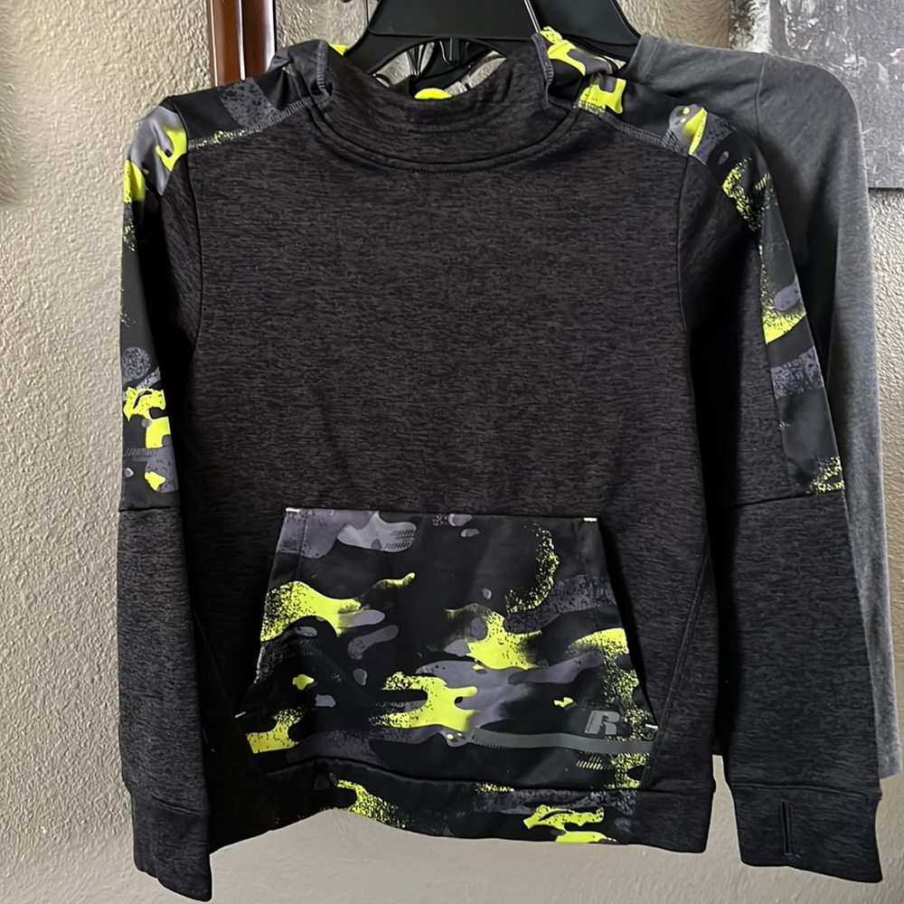 Russell dru-power hoodie with Russell long sleeve shirt. Boys, Size 10/12.